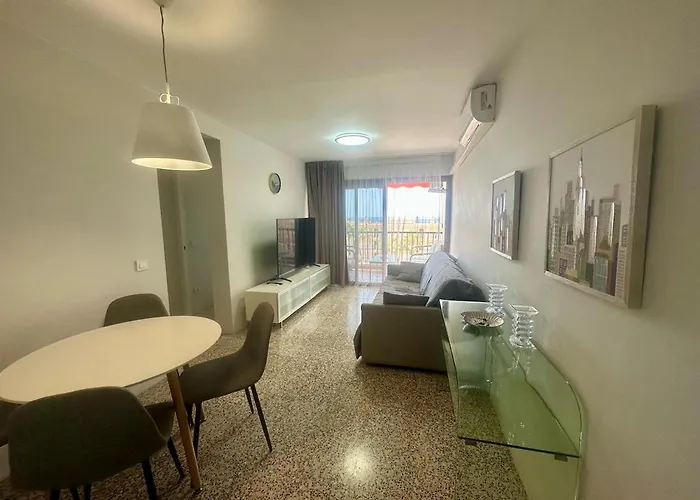 Seaside Two Bedroom Apartment *